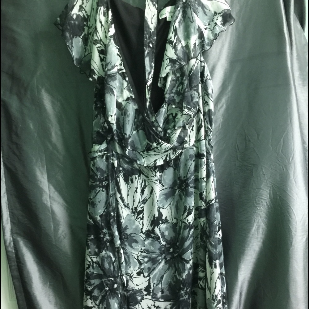 🖤Black, white & gray wrap dress for any occasion.